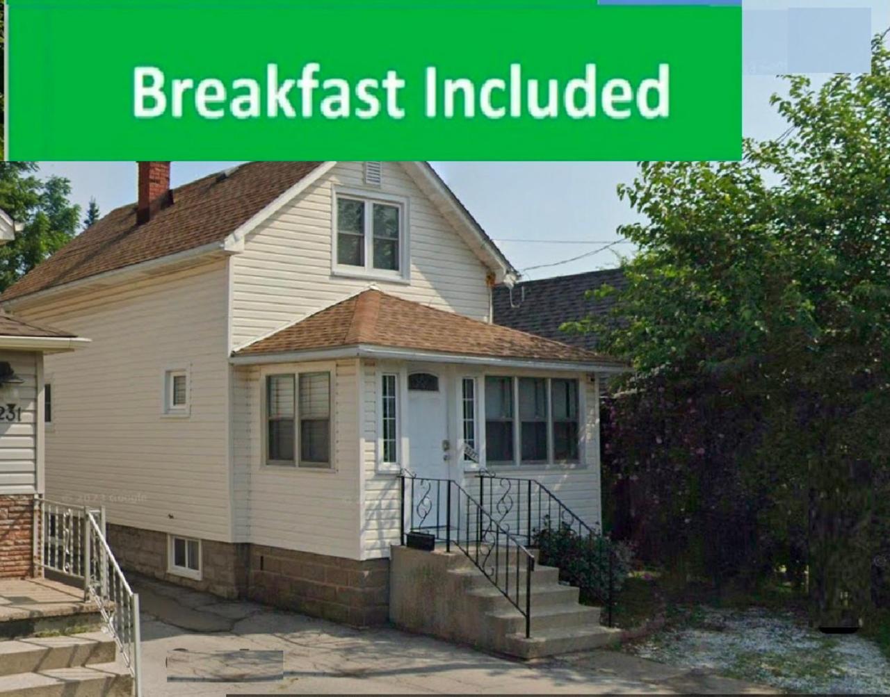 Cozy 3 Bedroom Downtown Cottage With Complimentary Breakfast Delivered Daily To The Rental Niagara Falls Exterior photo